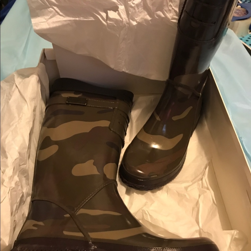 Water proof boots